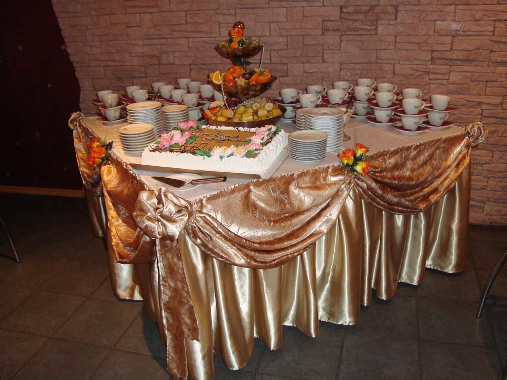 Alex Hotel Кохтла-Ярве Экстерьер фото